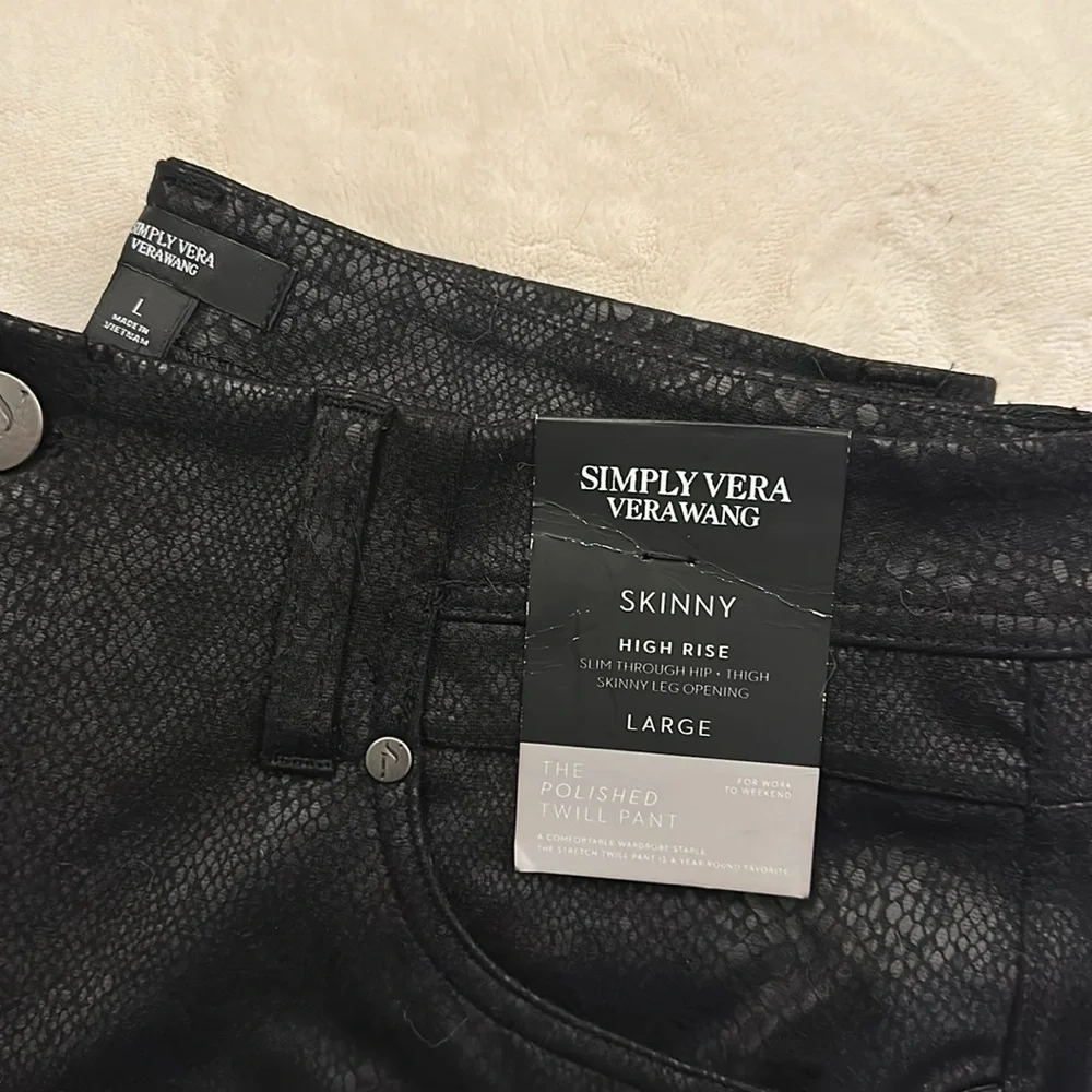 Snake Print Simply Vera Wang Black Skinny Jeans - Picture 3 of 3